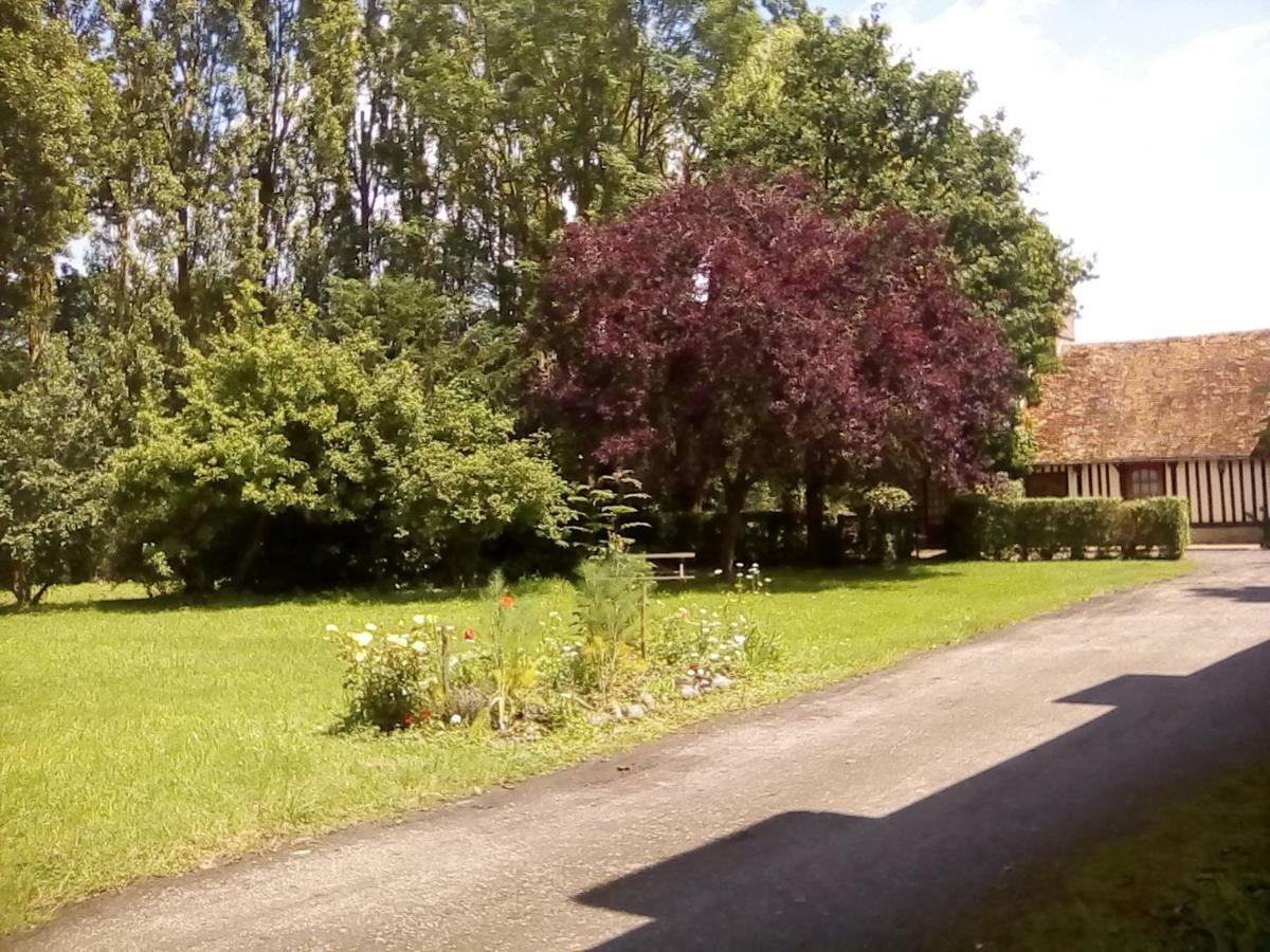Bed and Breakfast La Ferme Des Vignes Hotot-en-Auge Zewnętrze zdjęcie